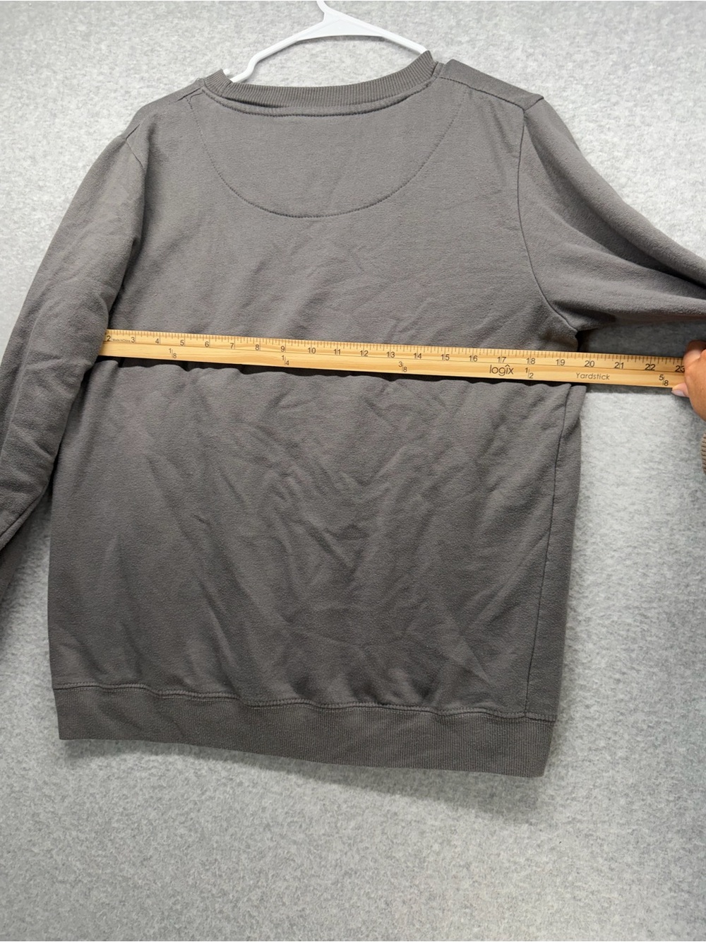 the Rolling Stones Gray Crewneck Sweatshirt with Red Tongue Graphic - Picture 6 of 6